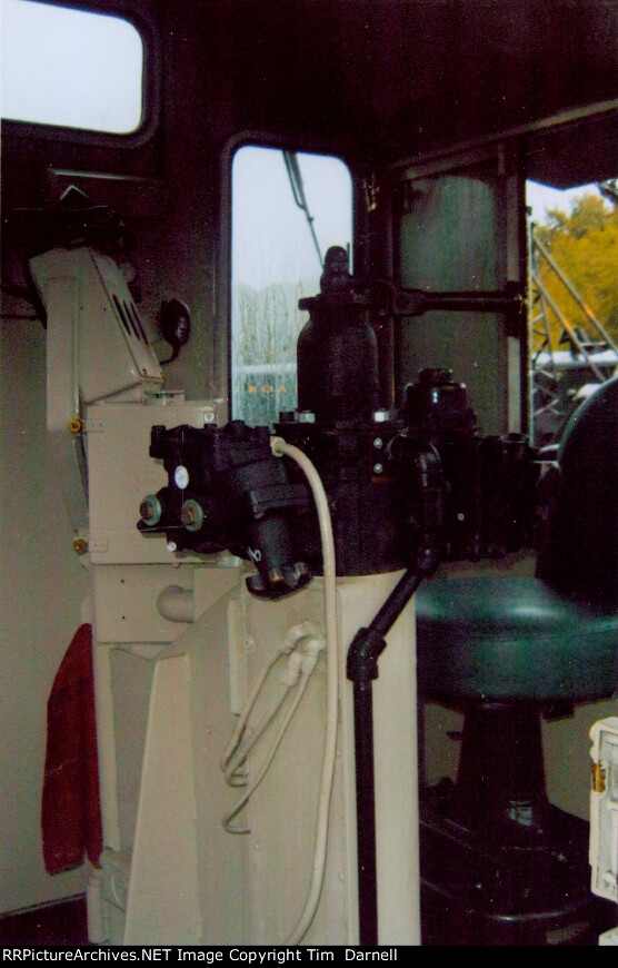 SLRS 9069 cab